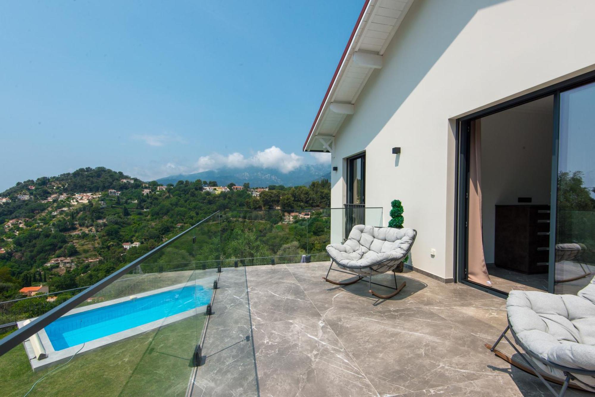 Jolie Maison Au Calme Menton Eksteriør billede